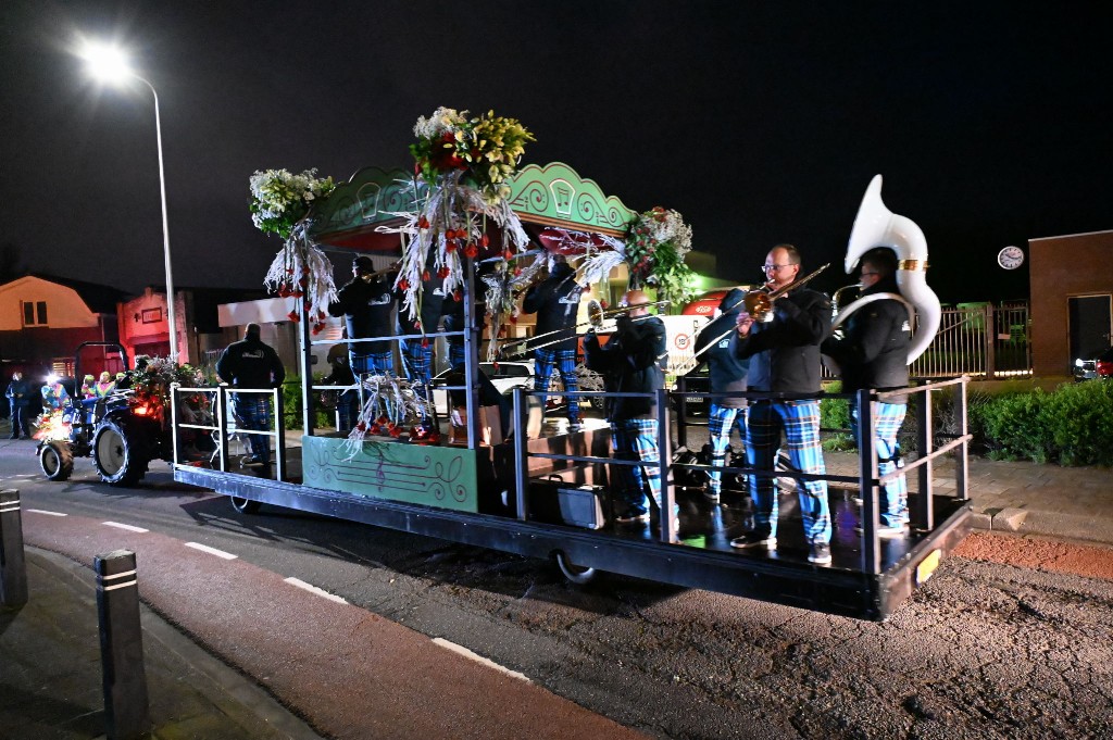 ../Images/Verlicht bloemencorso 2024 162.jpg